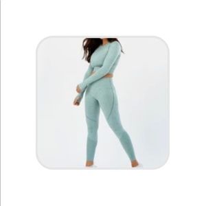 ACTA seamless workout top Size L